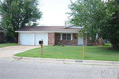 4th image of 1403 SE 18th St