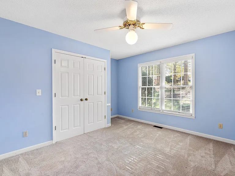 22 Country Club Dr — Photo 21