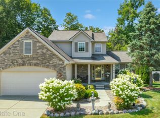 4364 Meadows Ave, Grand Blanc, MI 48439