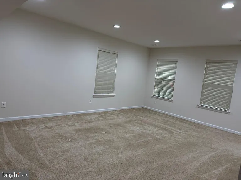 25707 Bishop Grove Ter — Photo 24