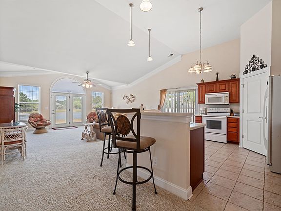 3rd image of 215 Kessinger Dr.