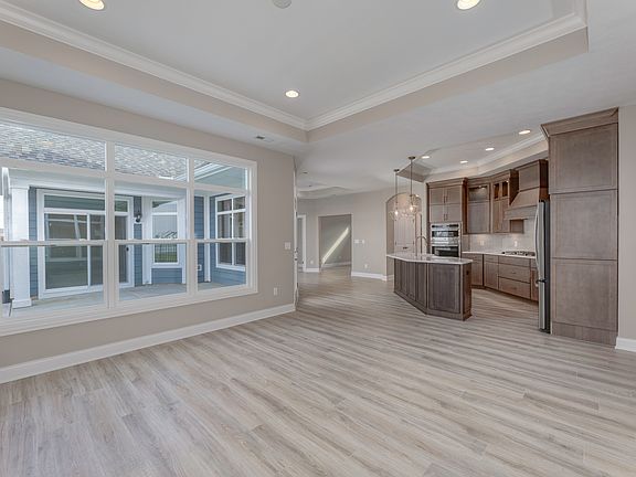 5th image of 15069 Doyle Ct