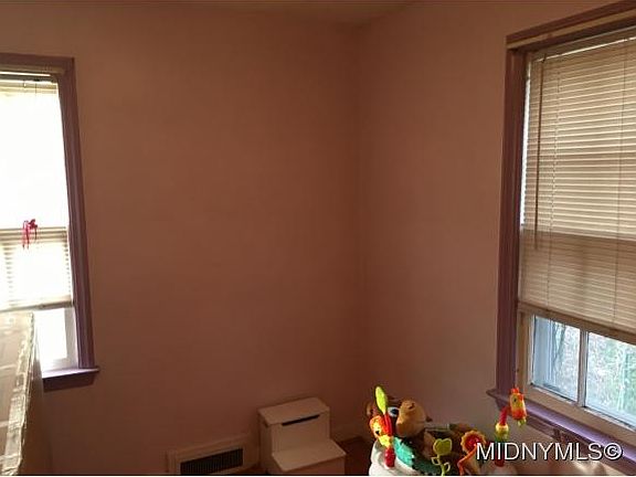 5th image of 111 Washington Dr