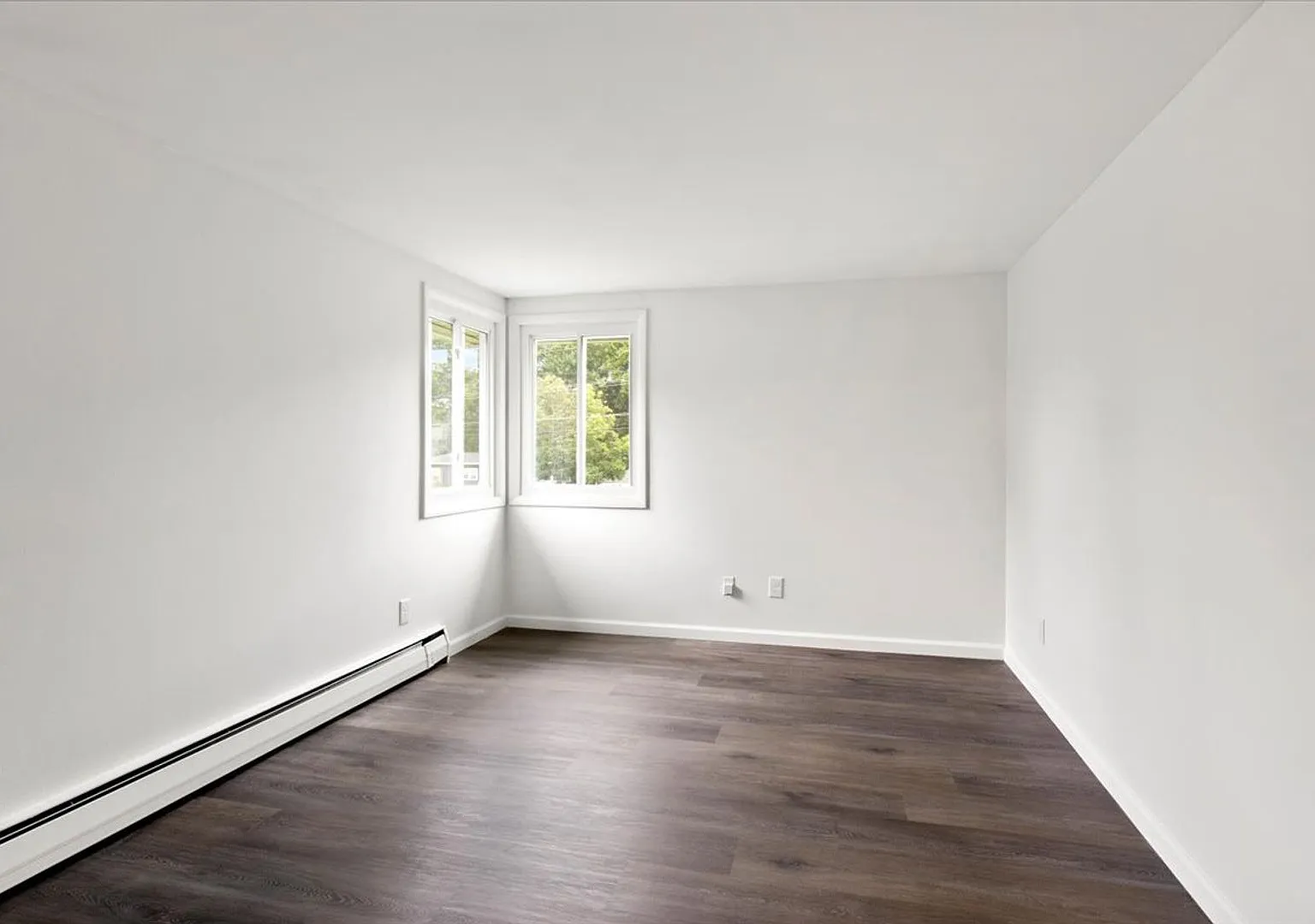 Burke Crest Apartments — Photo 3