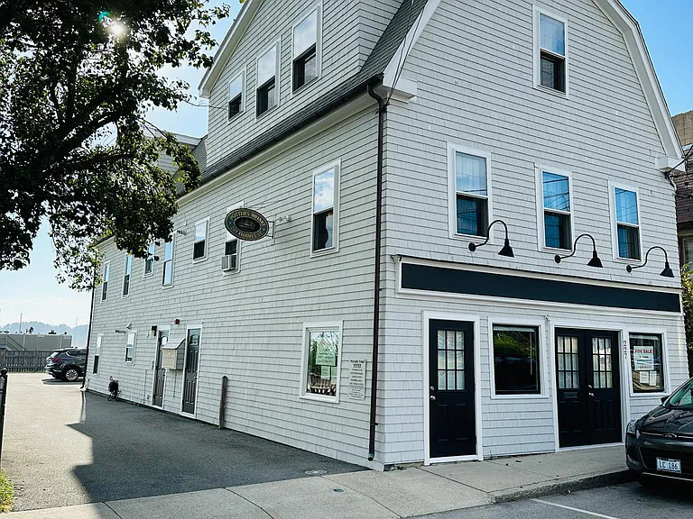 227 Thames St #3 — Photo 6