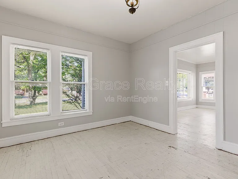 609 E Walker St — Photo 10
