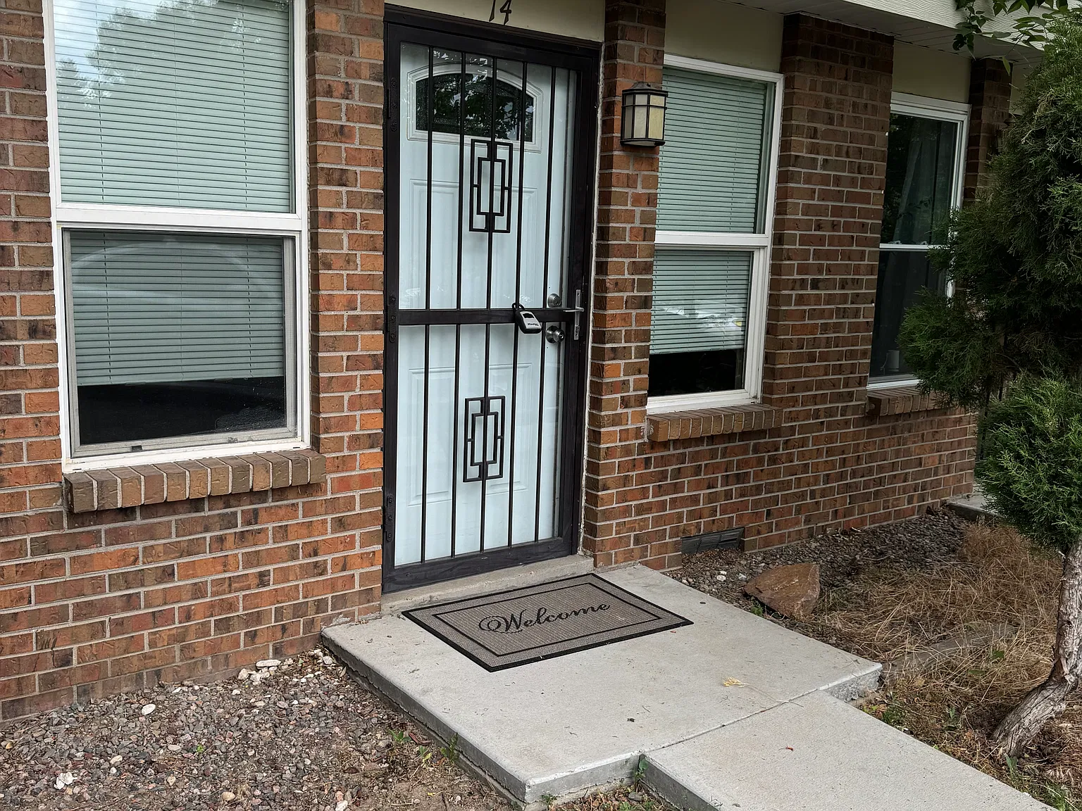2 bed, 880 sqft, $1,800 — Photo 2