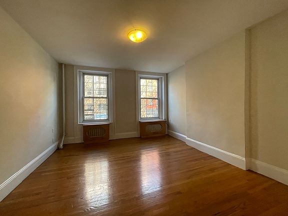 4th image of 226 E 59th St #2EF