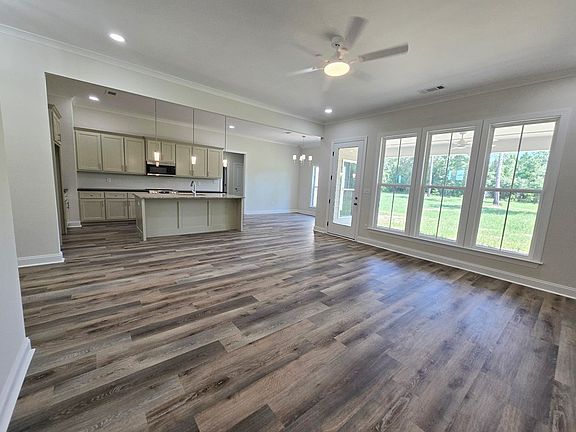 3rd image of 329 Willow Oak Loop