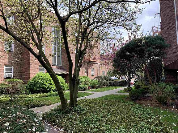 3rd image of 40 Glenwood Ave APT 3G
