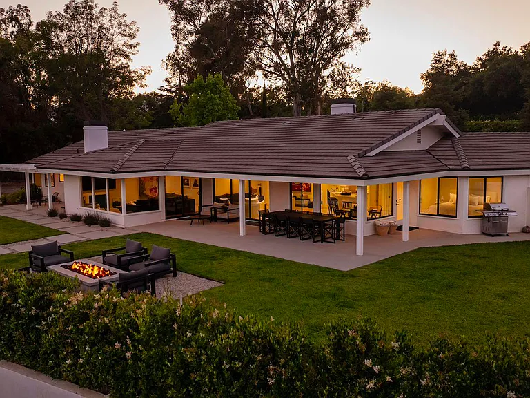 Del Oro Dr — Photo 19
