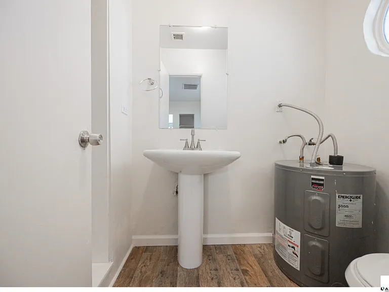 1507 E Harvard St #B — Photo 9