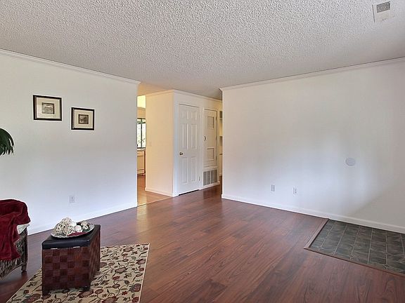 2nd image of 2522 Olympic Blvd