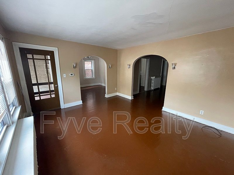 1st image of 5815 Lincoln Ave