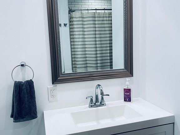 Newly renovated main hallway bath.