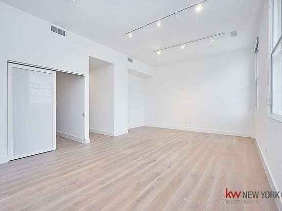 4th image of 271 W 125th St #309B
