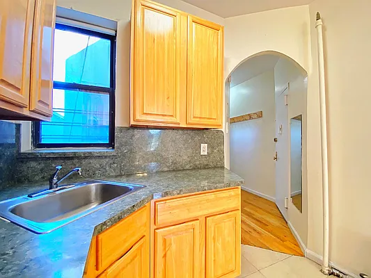 Rented by Douglas Elliman | media 23