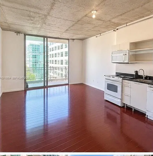 Neo Vertika Condo — Photo 3