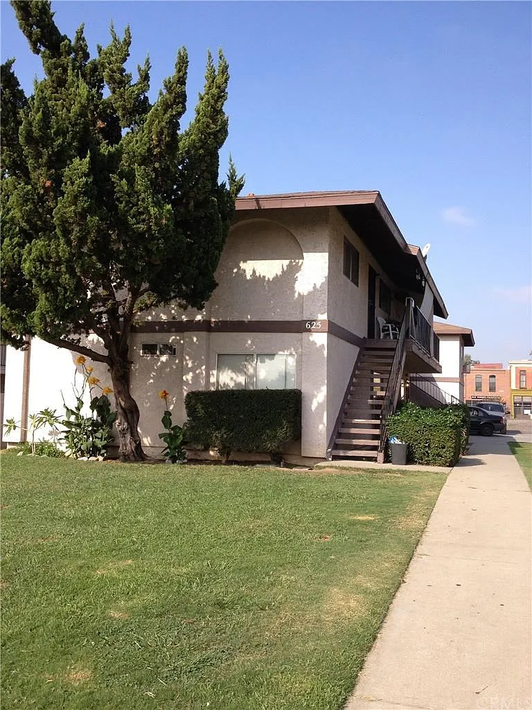 2 bed, 850 sqft, $2,275 — Photo 1