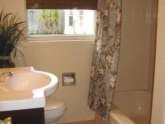 2nd image of 7511 Tacony Dr