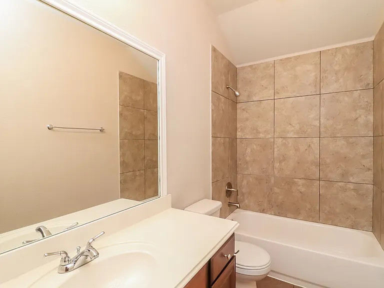 7648 Hollow Point Dr — Photo 16