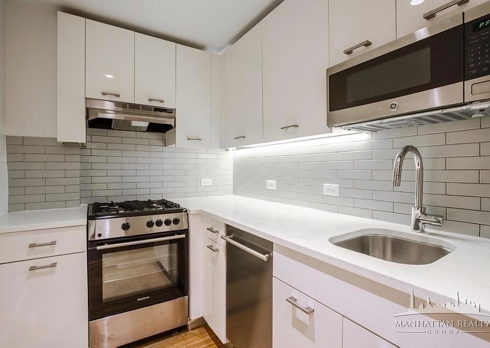 2nd image of 174 E 95th St #2A