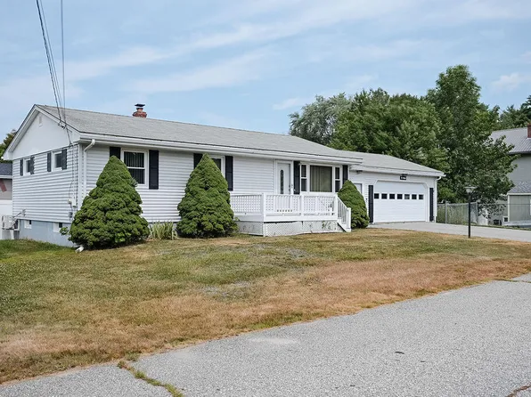 20 Swale Lane, Lewiston, ME 04240
