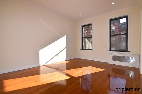 Rented by Triplemint | media 9