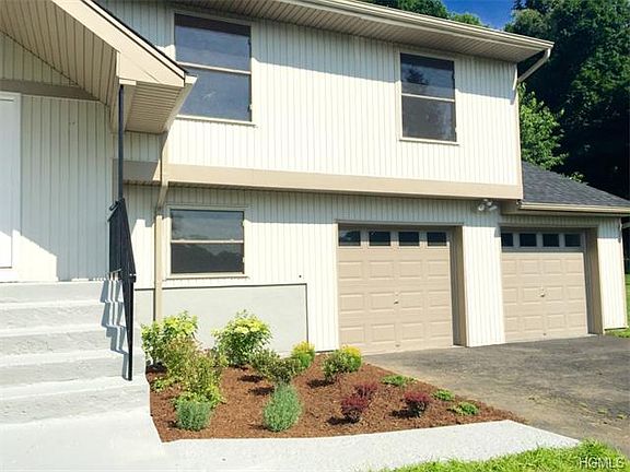 3rd image of 224 Melville Dr