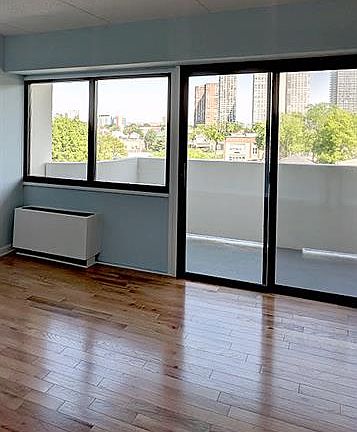 5th image of 1600 Center Ave APT 6E