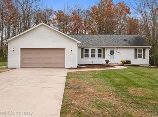 23304 Elmgrove St, Farmington Hills, MI 48336
