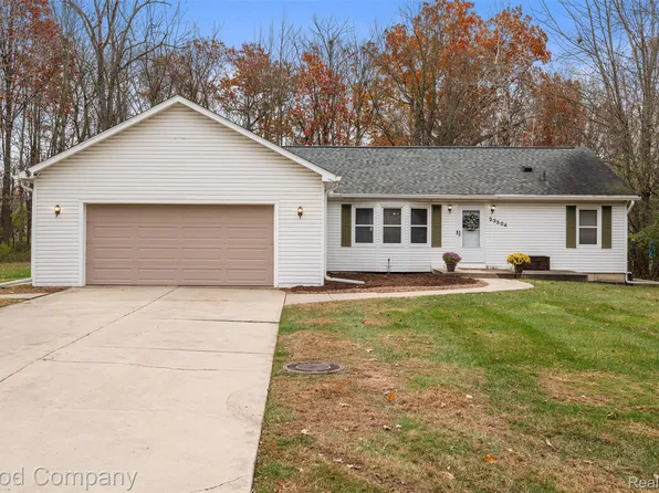 23304 Elmgrove St, Farmington Hills, MI 48336