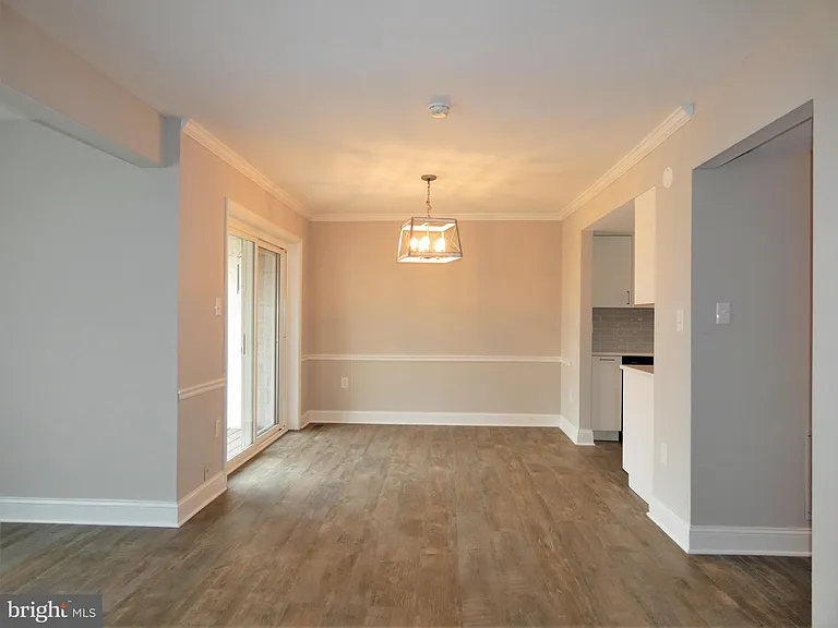 4128 Hamlin Ct — Photo 25