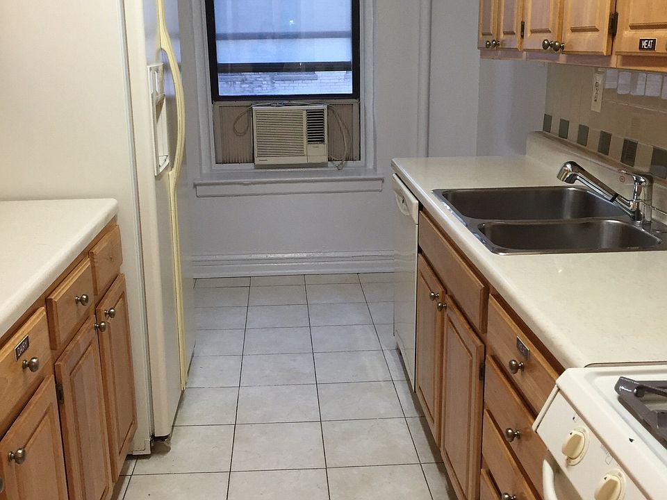2nd image of 2175 E 15th St APT 5E