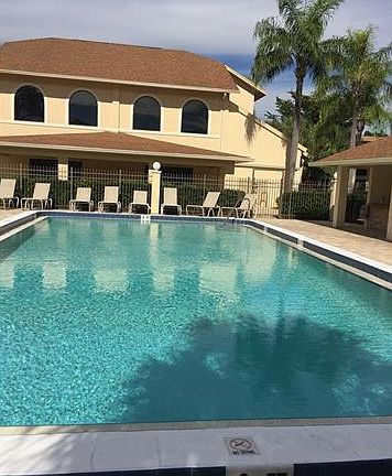 4th image of 8256 Charter Club Cir Unit 4