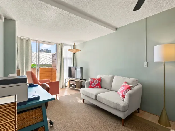 454 Namahana St APT 702, Honolulu, HI 96815