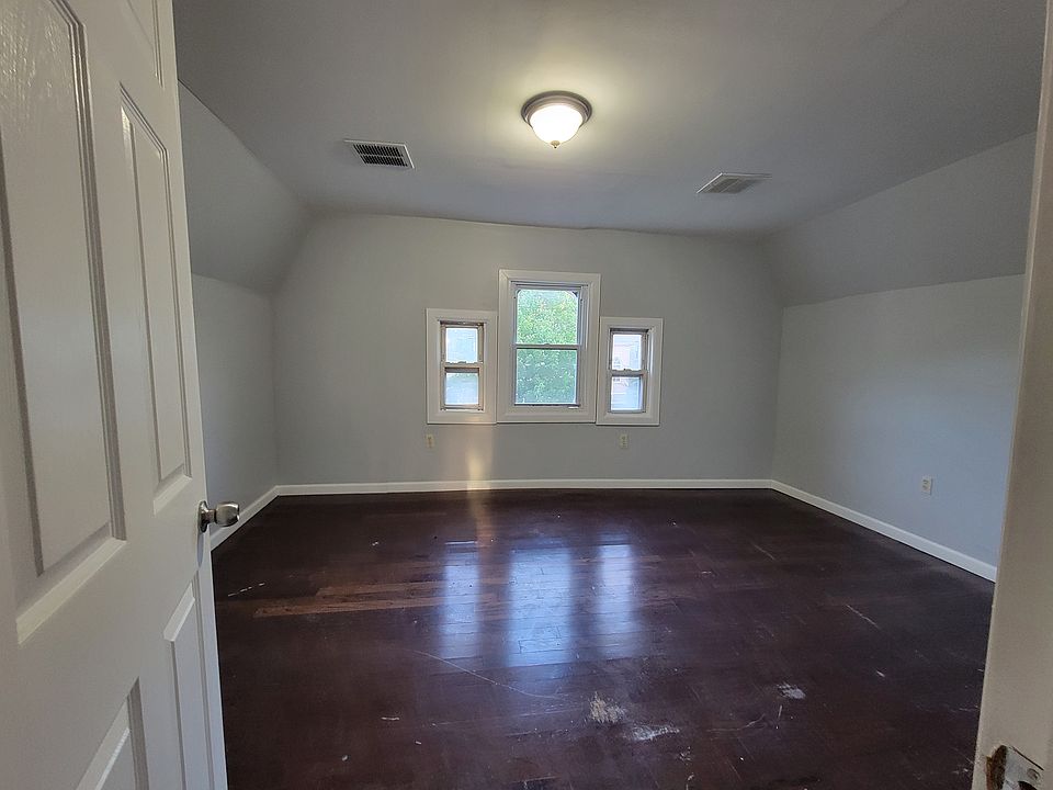 2nd image of 131 S 13th St #3E