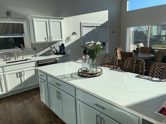 4th image of 858 Ryan Ct