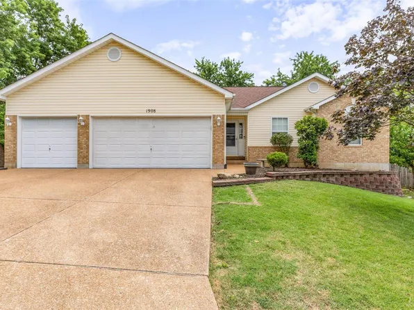 1908 Anchorage Dr, Festus, MO 63028