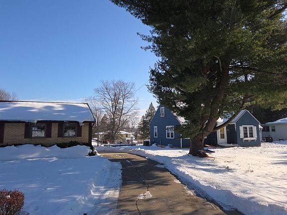 3rd image of 1625 S Demeter Dr