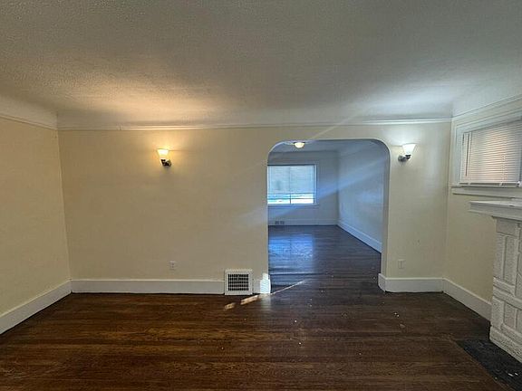3rd image of 15381 Stansbury St