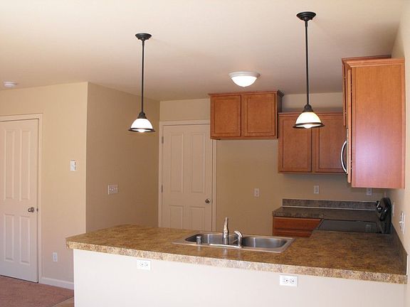 3rd image of 831 NW Snow Creek Way