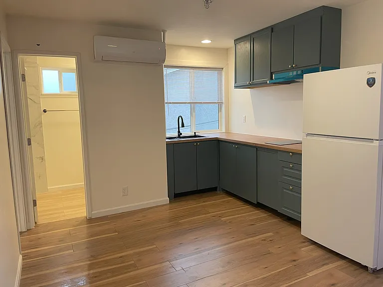 Logan Ave — Photo 1