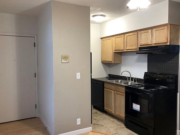 2nd image of 2424 4th Ave S APT 2