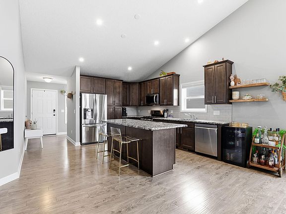 3rd image of 11871 Blue Spruce Ct N