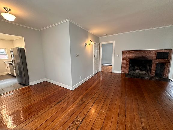 3rd image of 106 John St #2