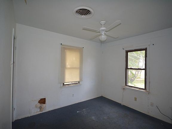 3rd image of 1511 Avenue E