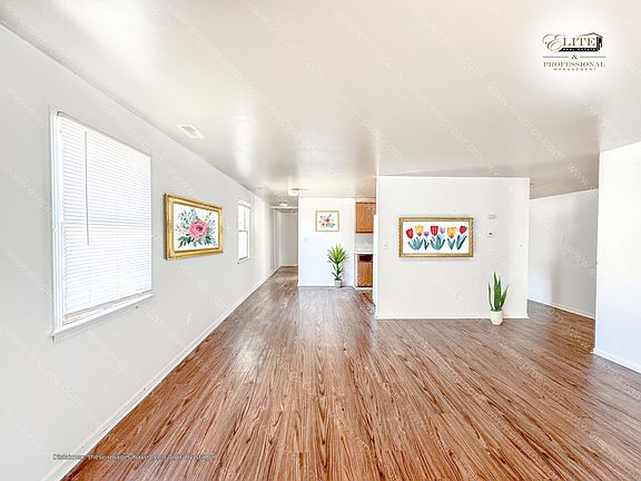 5th image of 216 N Saginaw St #3