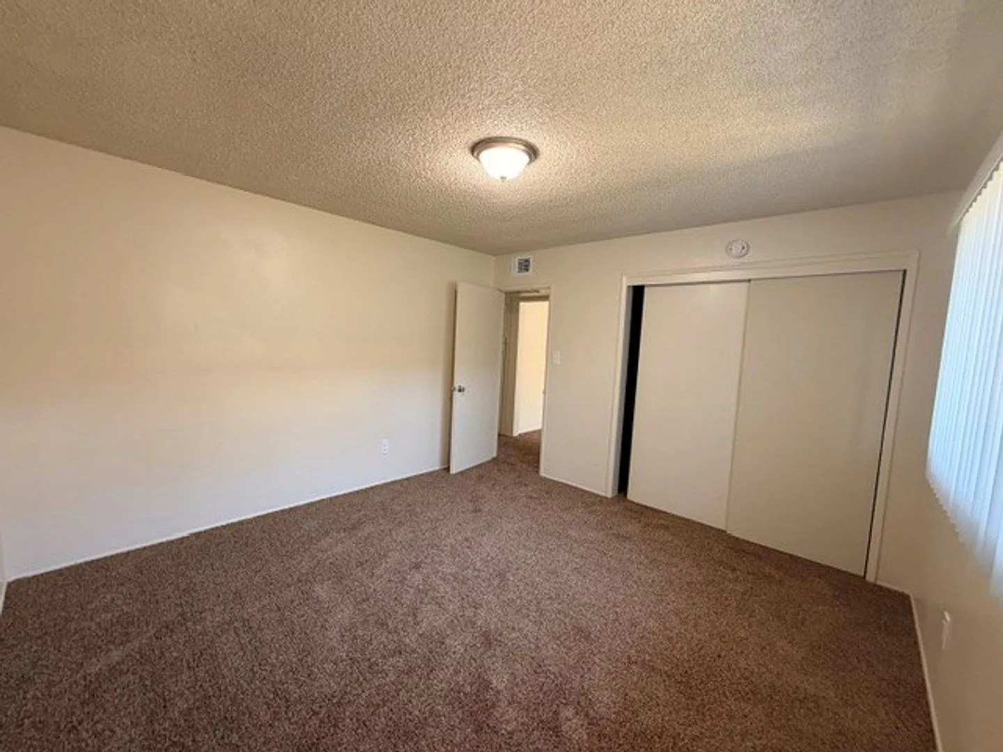 Douglas Apartments — Photo 2