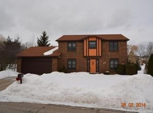 3836 Williamsburg Ct, Rochester Hills, MI 48309